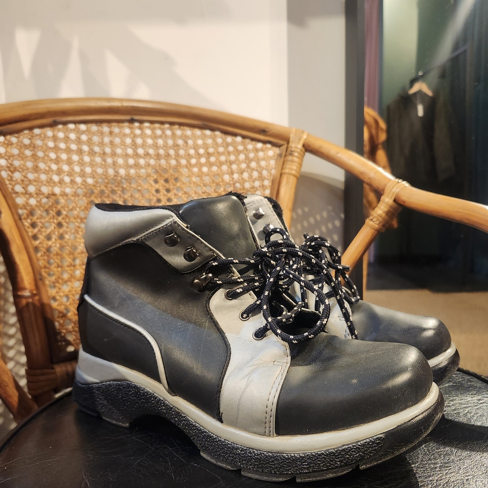 Y2K Vintage Chunky Lace-up Women's Black and Gray Boots 90s Size 8